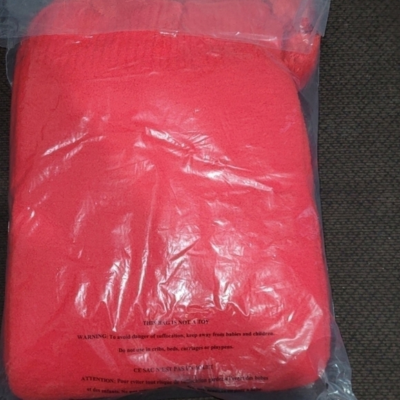 Victoria's Secret Sherpa Throw Blanket 60×50 New Red White Soft New - Picture 8 of 8